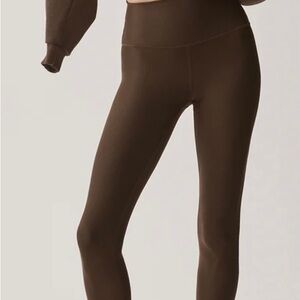 NWOT ALO Yoga Airlift 7/8 legging M